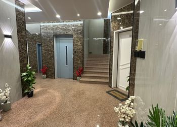 شقة بغرفة معيشة وغرفة نوم 