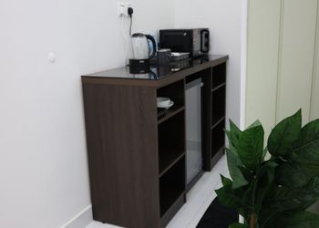استديو بأثاث مريح وبسيط 