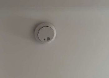 استديو بأثاث مريح وبسيط 