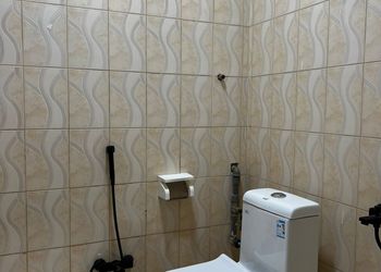 استديو بسرير ماستر وجلسة جانبية 
