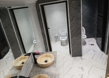استراحة بمسطح اخضر وجلسه خارجيه
