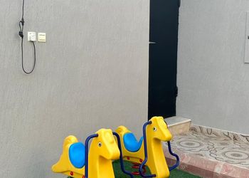 شاليه بمجلس ومسبح خارجي 