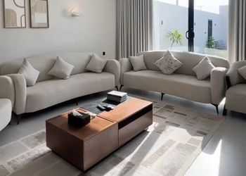 شاليه بمسطح اخضر ومسبح 