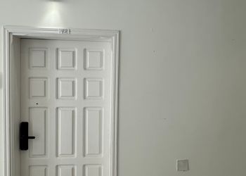 استديو هادئ بدخول ذاتي 