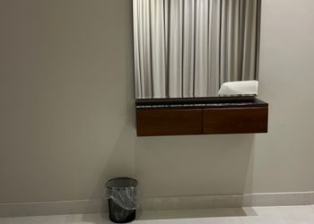 شقة بغرفة جلوس وغرفتين نوم 