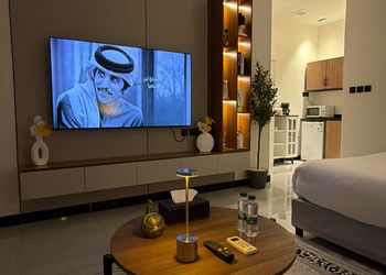 استديو بسرير ماستر وجلسة جانبية