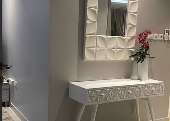 شاليه بمسطح اخضر ومسبح 