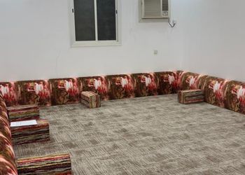 شقة بغرفتين نوم وصالة 