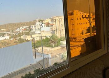 ديوانية ببيت شعر وفناء خارجي 