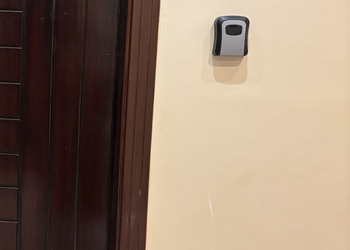 استديو بسرير ماستر وجلسة جانبية
