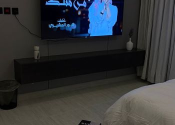 استديو بسرير ماستر وجلسة جانبية 