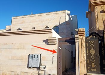استديو بسرير ماستر وجلسة جانبية 