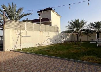 استراحة بغرفه نوم وصالة أنيقة