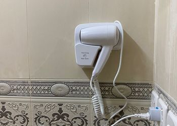 شقة بغرفة جلوس وغرفة نوم 