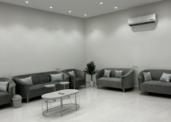 استراحة بمسبح خارجي وجلسة خارجية