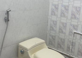 شقة بغرفتين نوم وجلسة خارجية 
