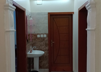 شقة واسعه بجناحين مع مطبخ
