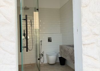 شاليه بصاله انيقة وجلسة خارجية