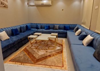 شاليه بمسطح اخضر وجلسة خارجية
