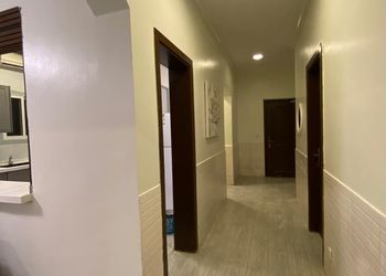 شاليه بجلسة مطلة على البحر