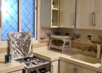 فيلا بصالة جلوس و أربع غرف نوم