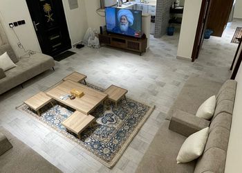 استراحة بصالة جلوس وغرفتين نوم 