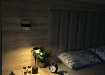 استديو بأثاث مريح وبسيط 