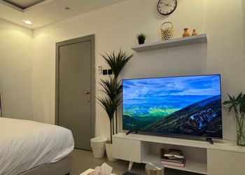 استديو هادئ بسرير ماستر