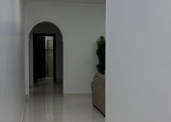 شقة بصالة و غرفتين نوم 