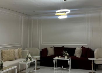 شاليه انيق بمسطح اخضر