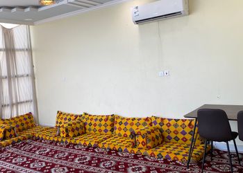 شاليه بصالة جلوس ومسبح خارجي