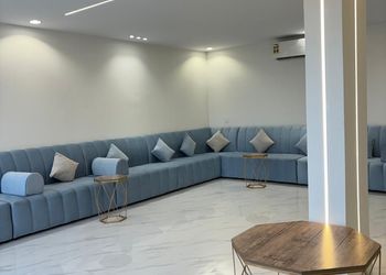 شاليه بمسطح اخضر ومسبح 
