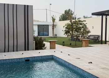 استراحة بجلسة خارجية و مسبح