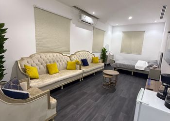 استديو بسرير ماستر وجلسة جانبية 