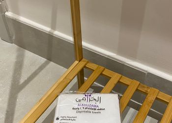 شقة أنيقة بصالة وغرفة نوم