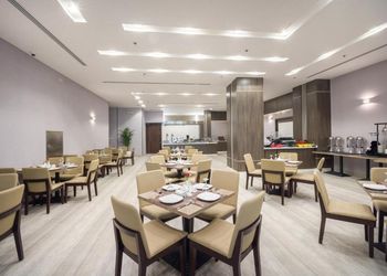 شقة بغرفة معيشة وغرفة نوم 