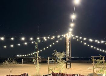 مخيم بجلسة خارجية واجواء ممتعة