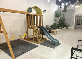 استراحة بمسطح اخضر وجلسة