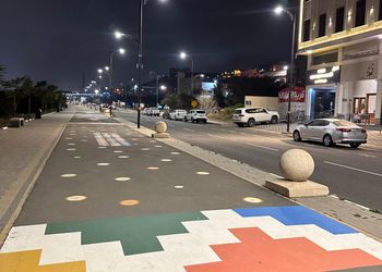 استديو بسرير ماستر وجلسة مريحة 