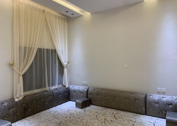 شاليه بصالة جلوس ومسبح خارجي