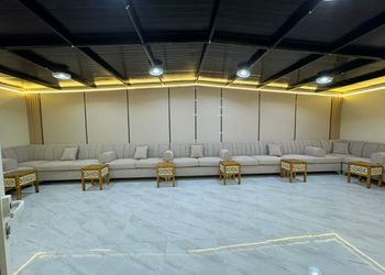 شاليه بصالة مطلة على جلسة خارجية