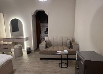 استديو هادئ بدخول ذاتي 
