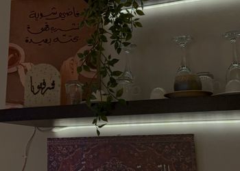 شقة بصالة أنيقة ودخول ذاتي