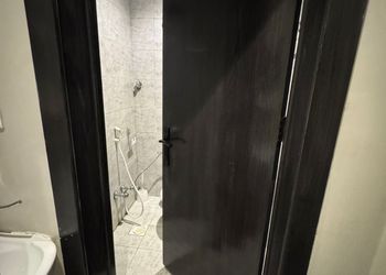 استديو بسرير ماستر وجلسة جانبية