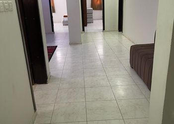 شقة بأثاث مريح وبسيط 