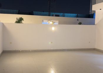 استديو مع حوش خاص بأثاث حديث