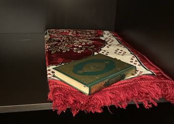 شقة بغرفة جلوس وغرفة نوم 