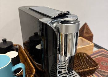 استديو بسرير ماستر وجلسة جانبية 