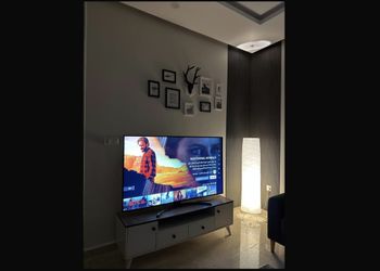 شقة بغرفة معيشة وغرفة نوم 