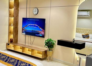 استديو بسرير ماستر وجلسة جانبية